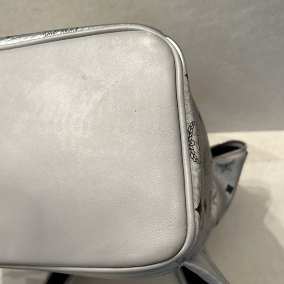 MCM Trilogie Backpack in Berlin Silver ~ size 37 - Picture 11 of 14